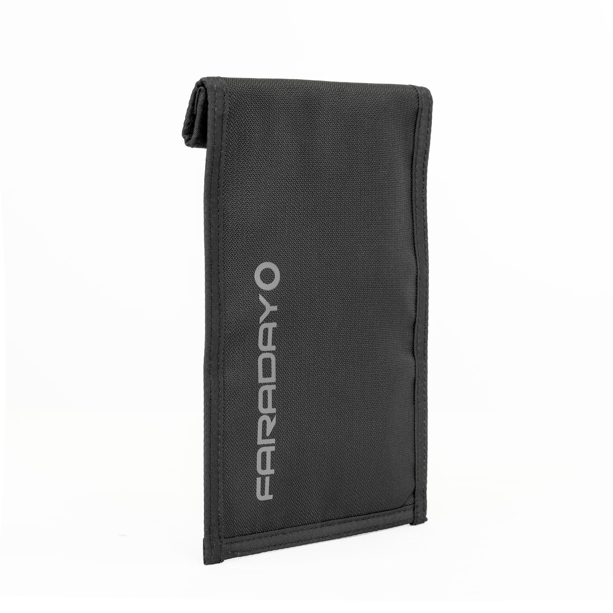 JACKET Pro Faraday CORDURA® Vertical XL Phone Bag – Magnetic Closure (4.75″ x 8.5″) thumbnail 2