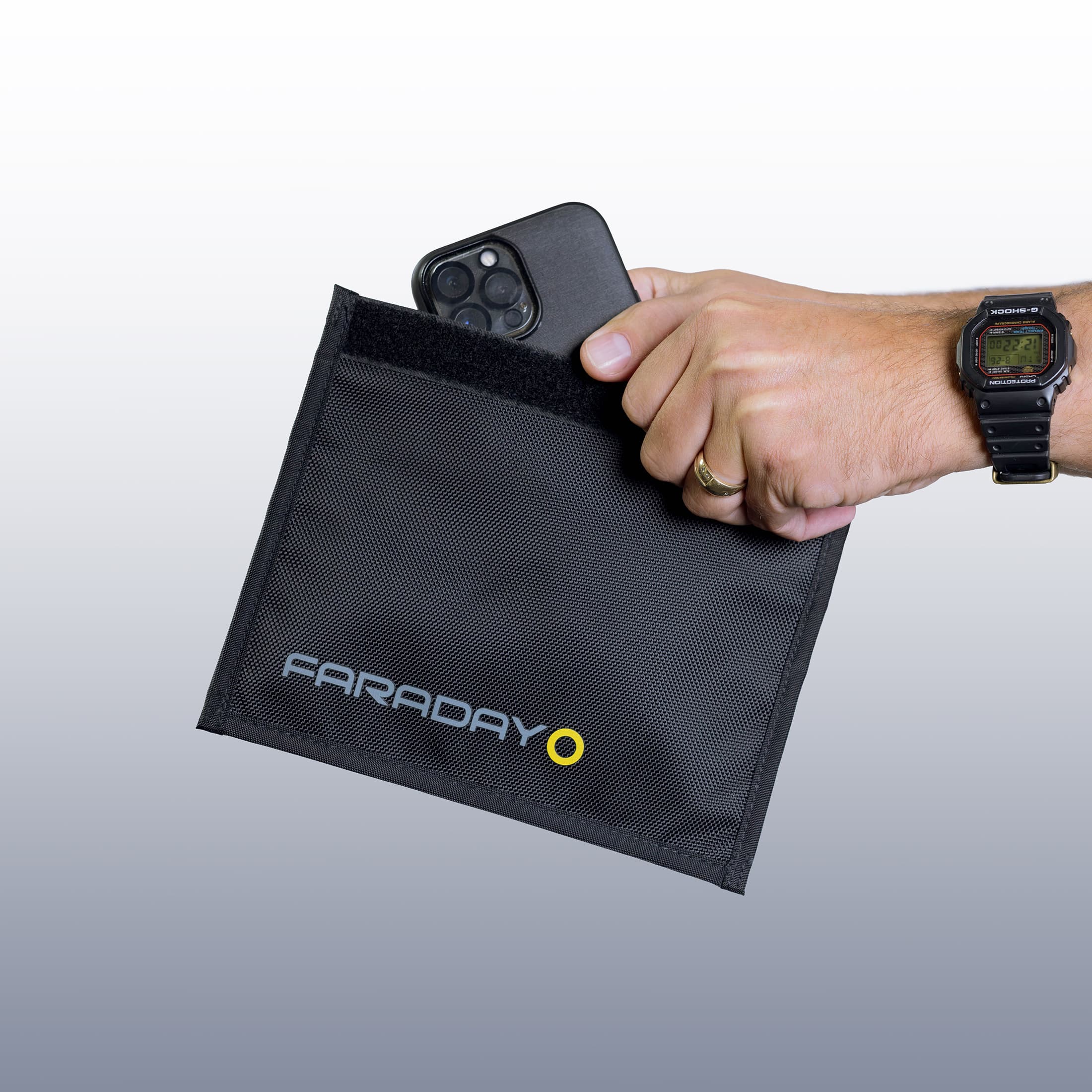 JACKET Forensic Faraday Cell Phone Bag (8″ x 4.5″) - View 1